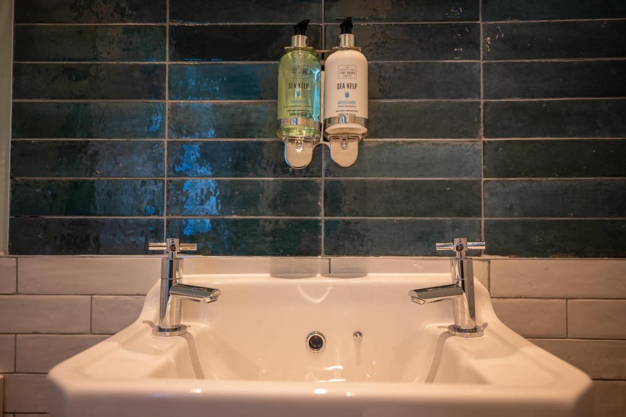 Victoria Hotel By Chef & Brewer Collection جسر ميناي المظهر الخارجي الصورة